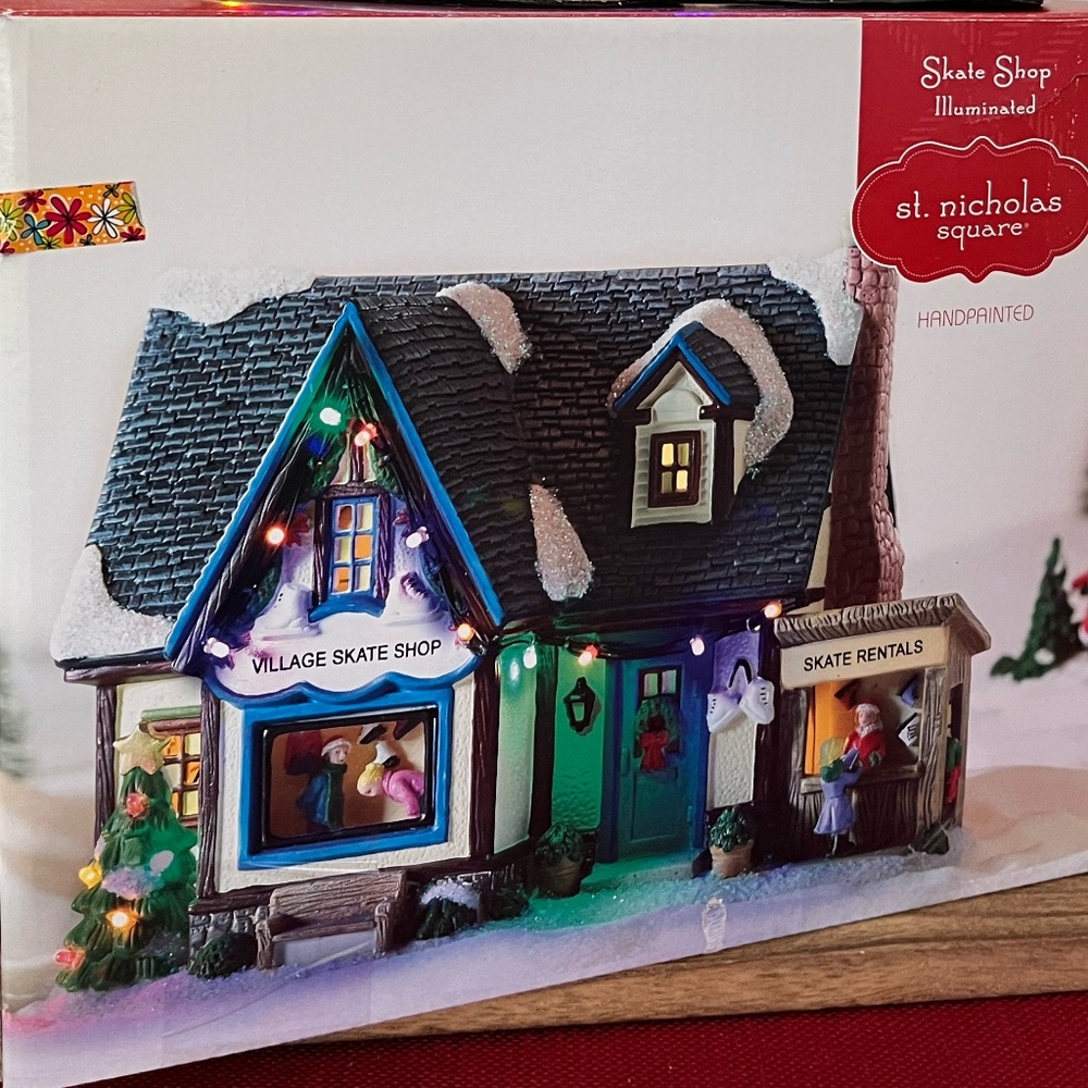 St. Nicholas Square VILLAGE SKATE SHOP w Box, Light Cord & Adapter